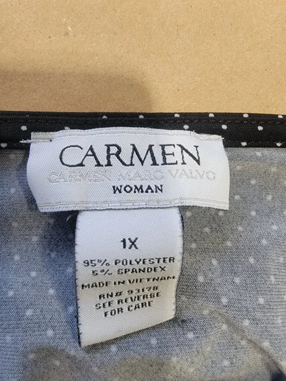Carmen Mark Valvo Size 1X Black with White Polkadot Bell Sleeve Blouse - Picture 11 of 11